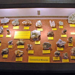 Display of Connecticut minerals Display of Connecticut minerals